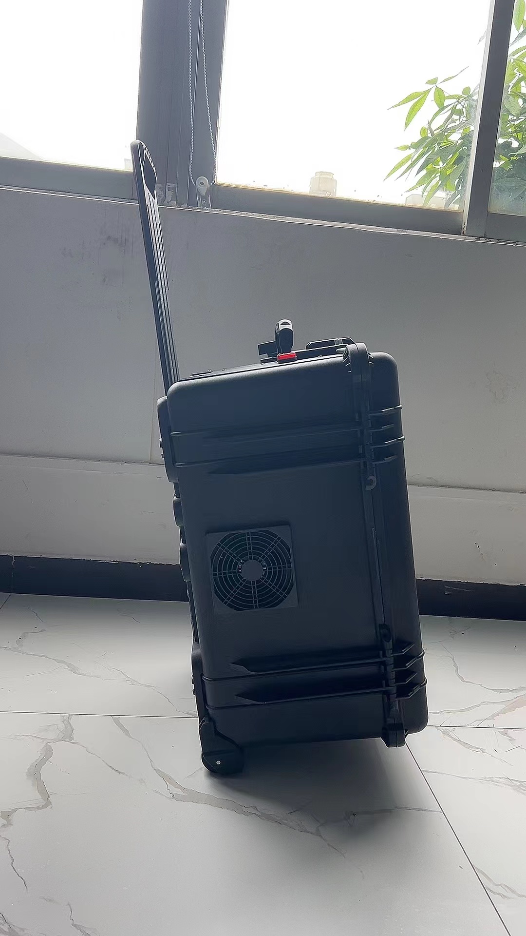 青海手拉箱型移动通信干扰器